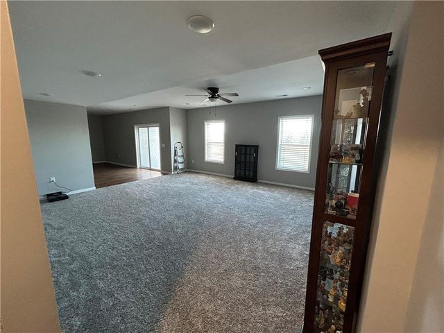 305 SW 11th Road, Warrensburg, MO 64093