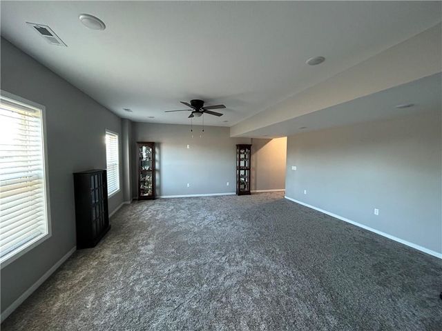 305 SW 11th Road, Warrensburg, MO 64093