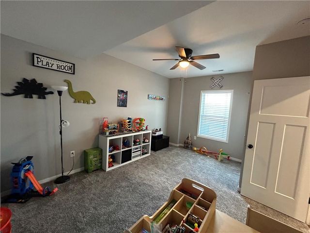 305 SW 11th Road, Warrensburg, MO 64093