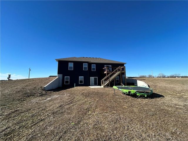 305 SW 11th Road, Warrensburg, MO 64093