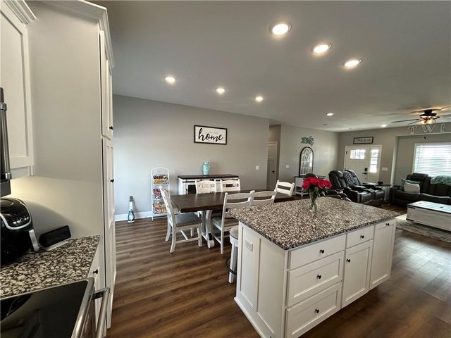 305 SW 11th Road, Warrensburg, MO 64093