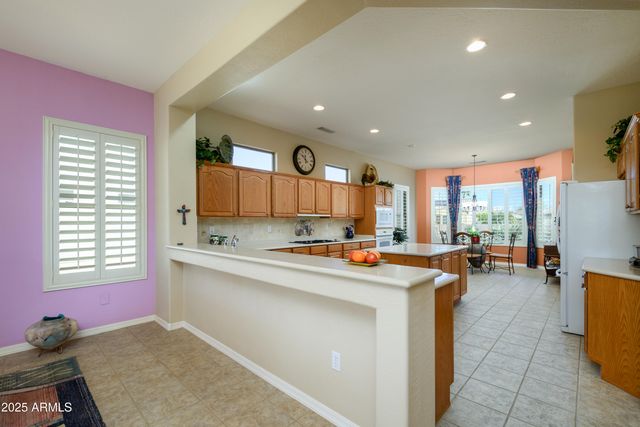 16935 W DESERT BLOSSOM Way, Surprise, AZ 85387