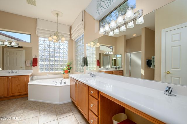 16935 W DESERT BLOSSOM Way, Surprise, AZ 85387