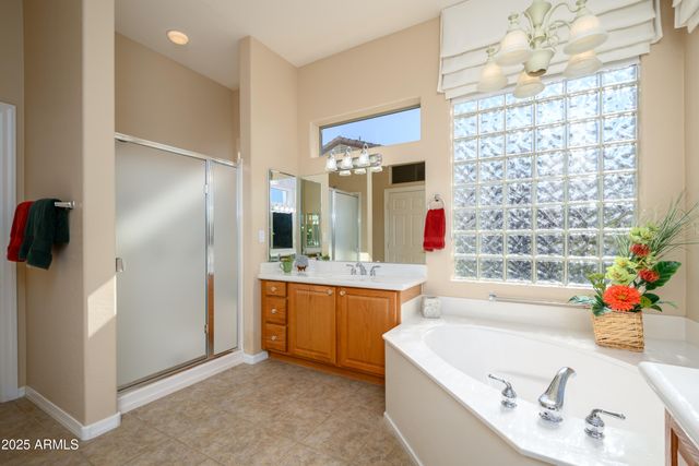 16935 W DESERT BLOSSOM Way, Surprise, AZ 85387