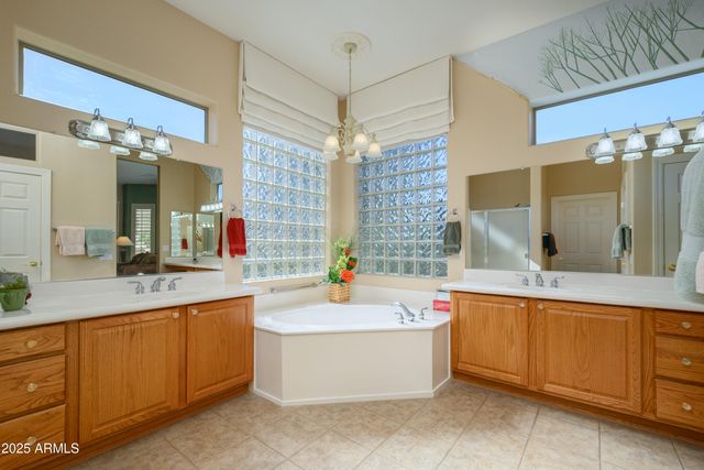 16935 W DESERT BLOSSOM Way, Surprise, AZ 85387