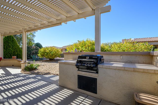 16935 W DESERT BLOSSOM Way, Surprise, AZ 85387