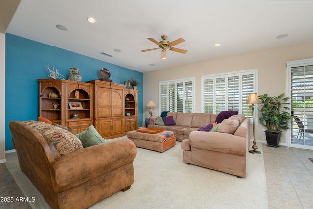 16935 W DESERT BLOSSOM Way, Surprise, AZ 85387