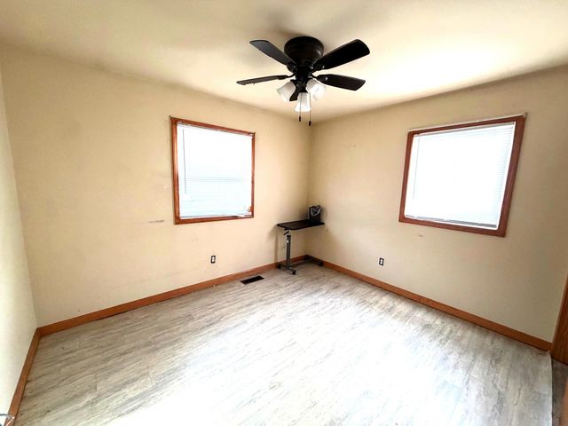 905 W 7th Street, Michigan City, IN 46360