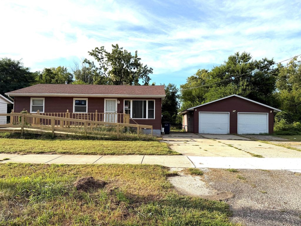 905 W 7th Street, Michigan City, IN 46360