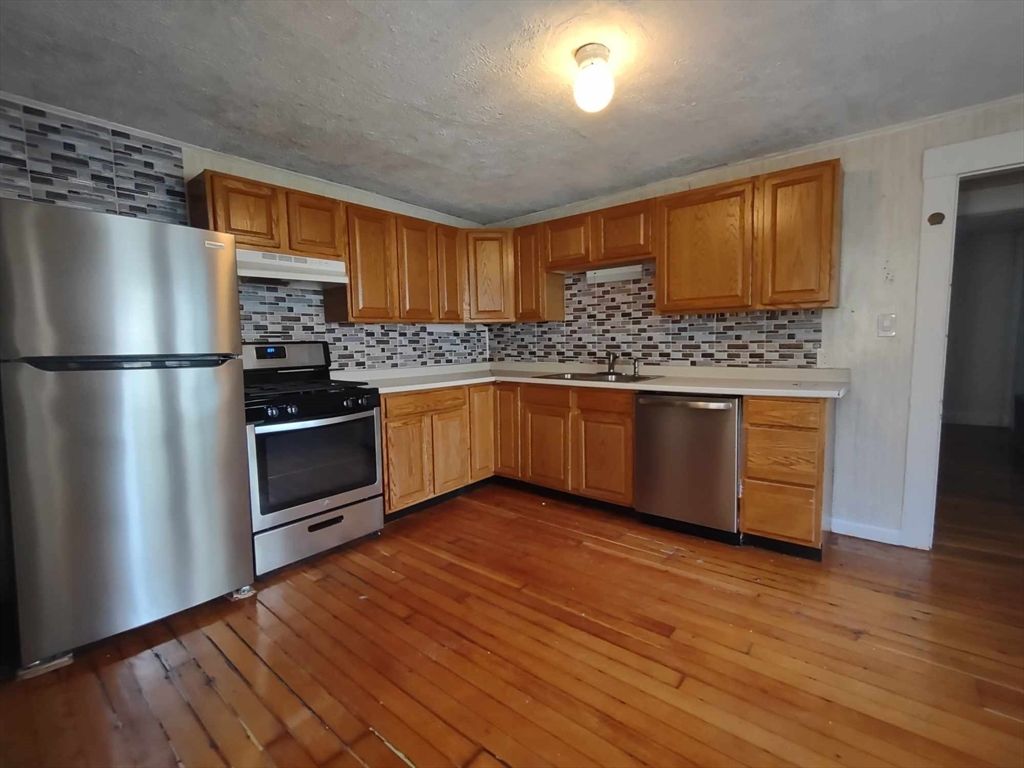 16 Kilby St 3, Woburn, MA 01801