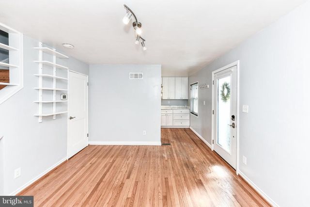 1028 S EDISON ST, Arlington, VA 22204