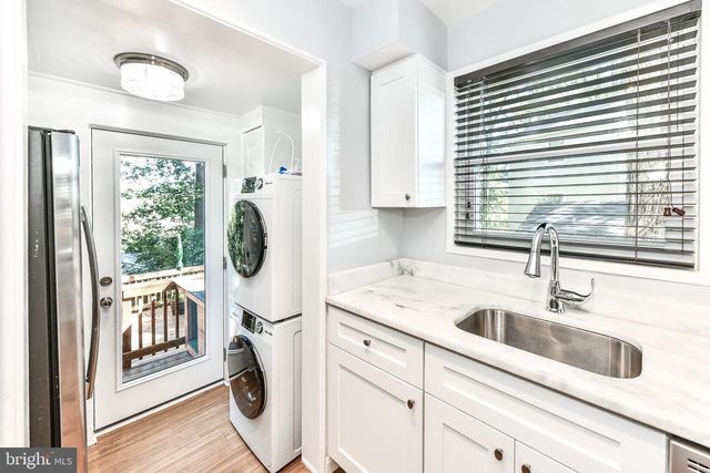 1028 S EDISON ST, Arlington, VA 22204