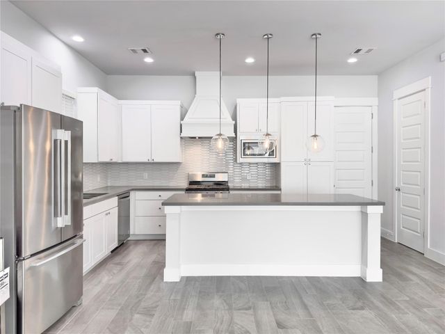 1602 Westside Gardens Lane, Houston, TX 77055