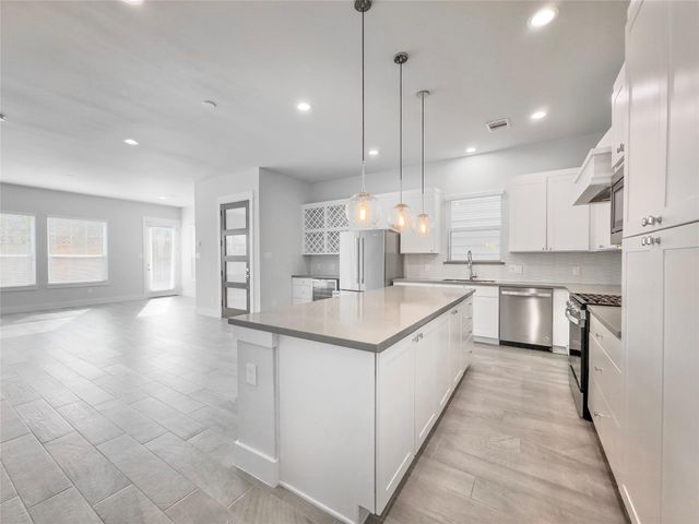 1602 Westside Gardens Lane, Houston, TX 77055
