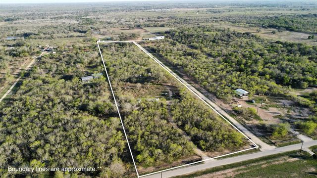 2209 Callihan RD, Luling, TX 78648