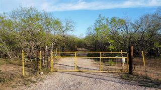2209 Callihan RD, Luling, TX 78648