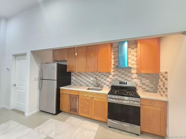 7159 160th Street 1A, Fresh Meadows, NY 11365