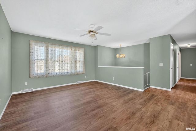 304 4TH Avenue, Colona, IL 61241