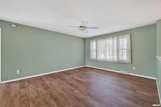 304 4TH Avenue, Colona, IL 61241