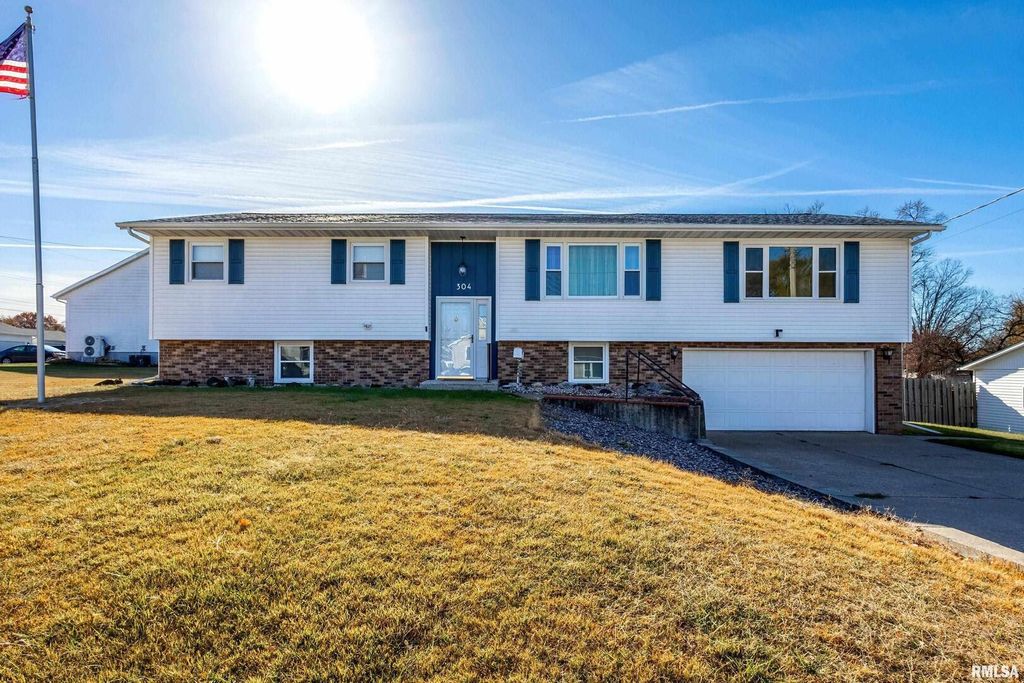 304 4TH Avenue, Colona, IL 61241