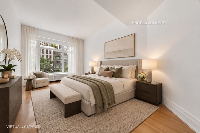 15 Central Park W Apt 6G, New York City, NY 10023