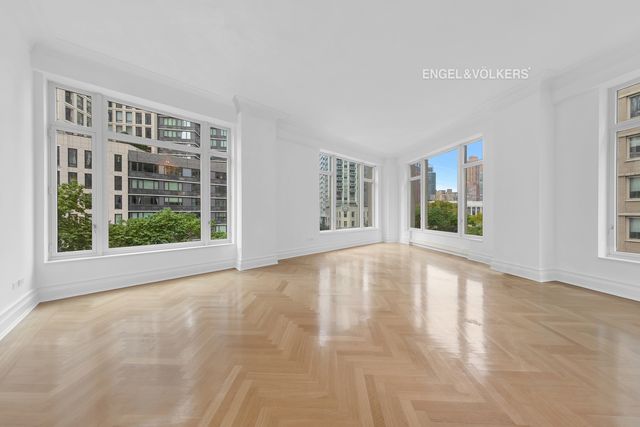 15 Central Park W Apt 6G, New York City, NY 10023