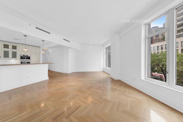 15 Central Park W Apt 6G, New York City, NY 10023