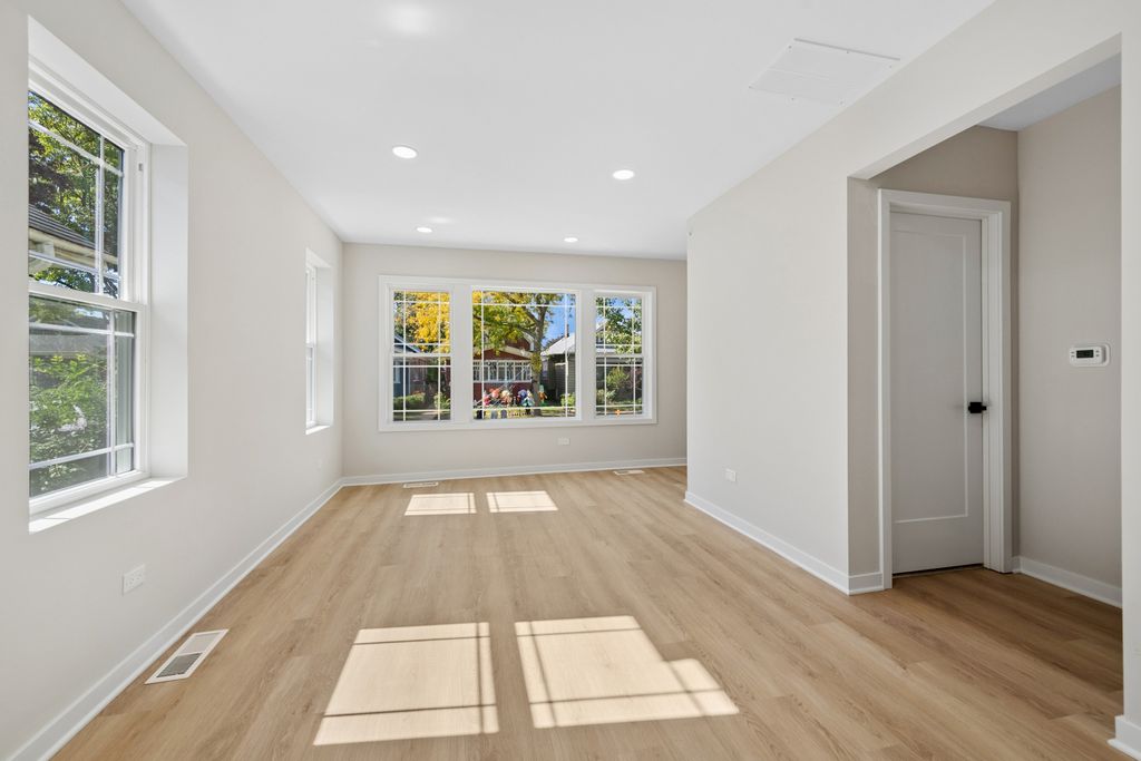 912 N Humphrey Avenue, Oak Park, IL 60302 — photo 2