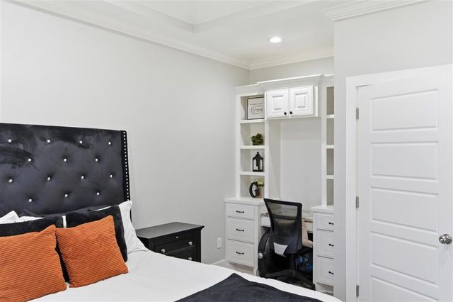 111 Hickory St, Iowa, LA 70647