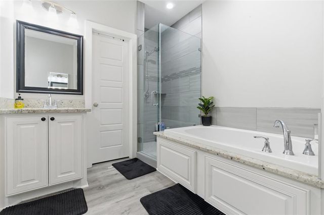 111 Hickory St, Iowa, LA 70647