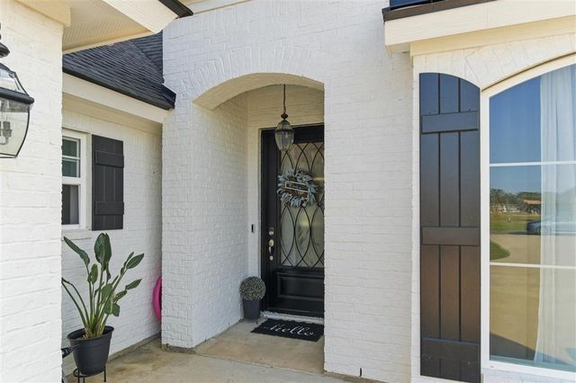 111 Hickory St, Iowa, LA 70647