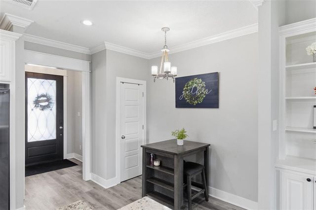 111 Hickory St, Iowa, LA 70647