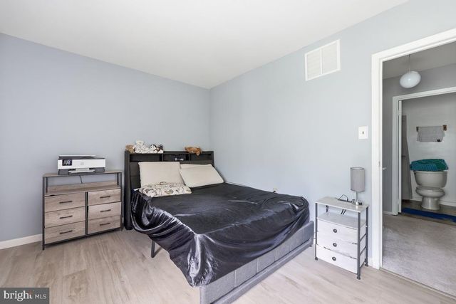 906 TIMBER CREEK RD, Clementon, NJ 08021