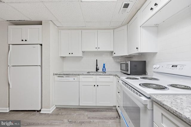 906 TIMBER CREEK RD, Clementon, NJ 08021