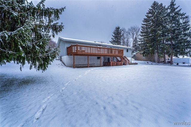 4797 Beach Ridge Road, Pendleton, NY 14094