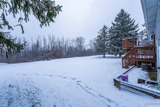 4797 Beach Ridge Road, Pendleton, NY 14094