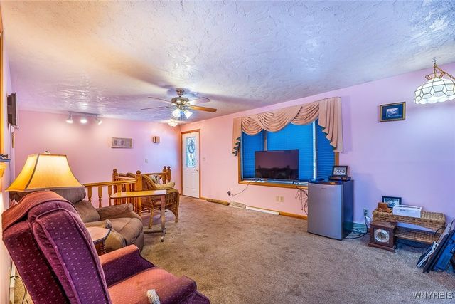 4797 Beach Ridge Road, Pendleton, NY 14094