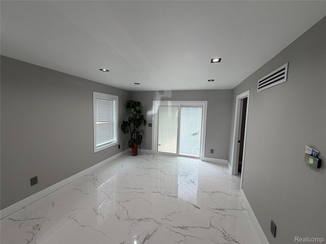561 E Walled Lake Drive, Walled Lake, MI 48390
