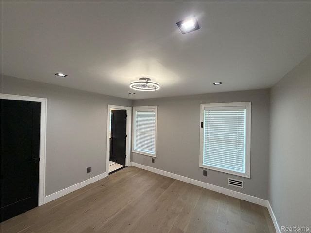 561 E Walled Lake Drive, Walled Lake, MI 48390