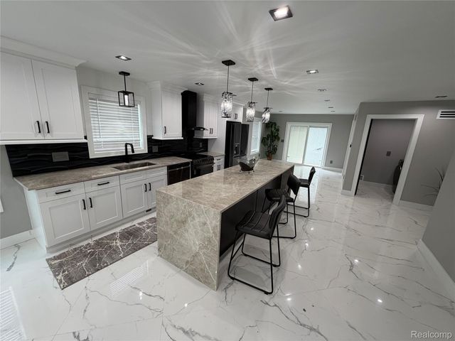 561 E Walled Lake Drive, Walled Lake, MI 48390