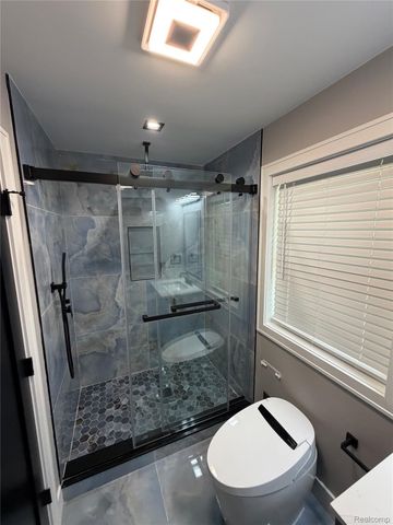 561 E Walled Lake Drive, Walled Lake, MI 48390