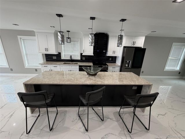 561 E Walled Lake Drive, Walled Lake, MI 48390