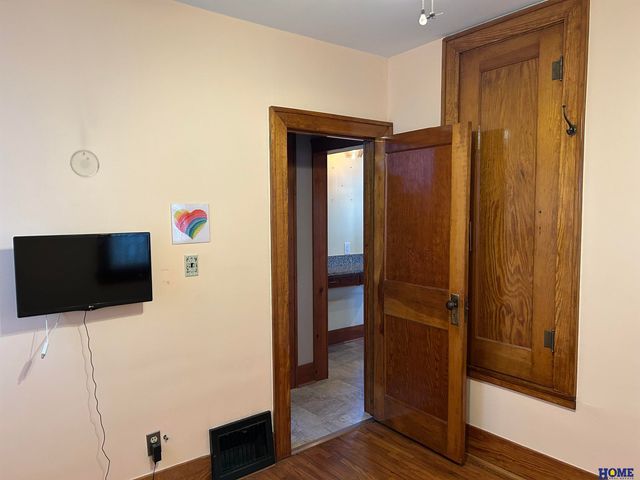 3835 S 16th Street, Lincoln, NE 68502