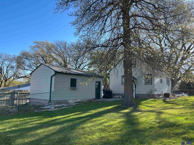 3835 S 16th Street, Lincoln, NE 68502