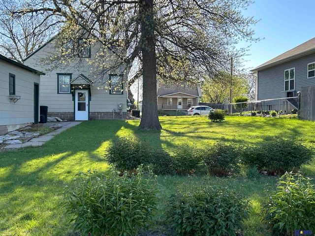 3835 S 16th Street, Lincoln, NE 68502