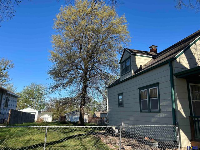 3835 S 16th Street, Lincoln, NE 68502