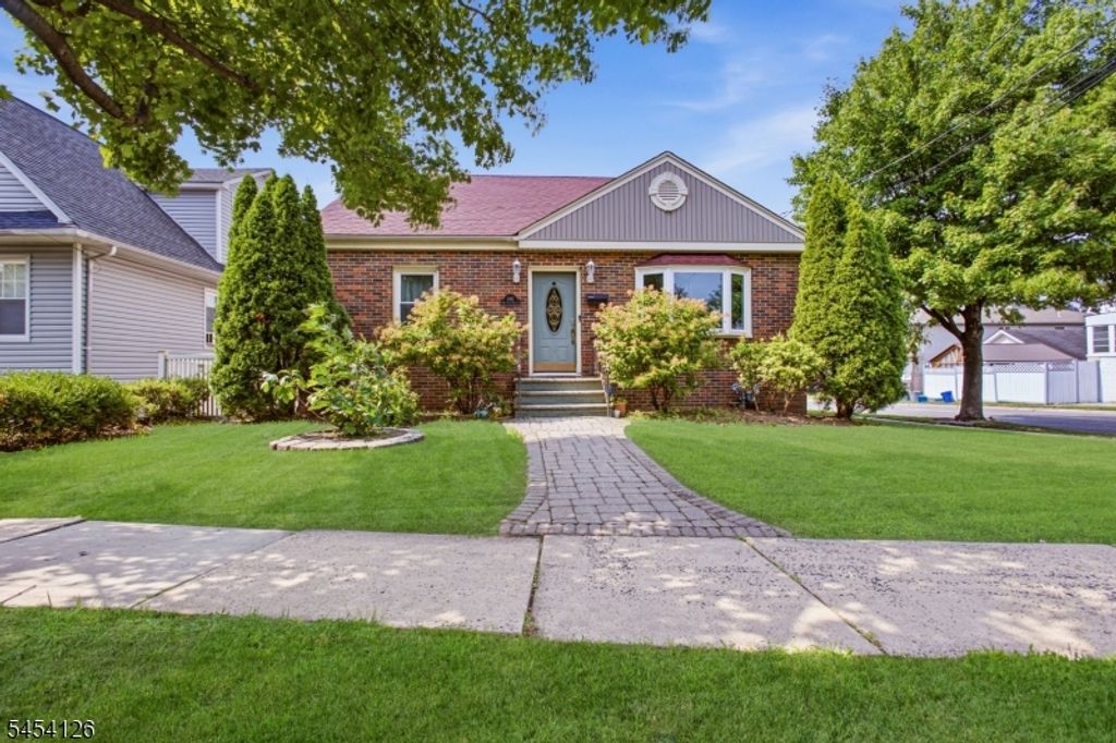 640 New York Ave, Lyndhurst Twp., NJ 07071 — photo 2