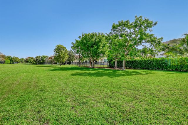 1047 Ember Ridge Run, Loxahatchee, FL 33470