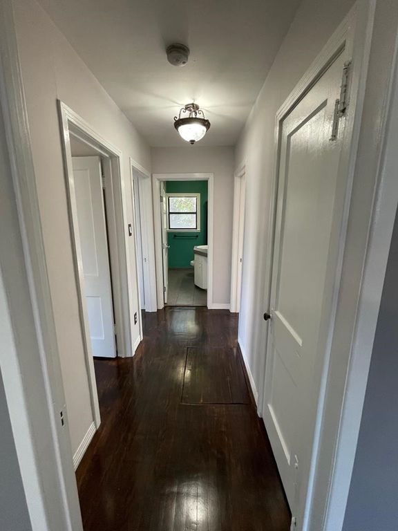 Image 8 of property listing at 711 N Monroe Street, San Angelo, TX 76901