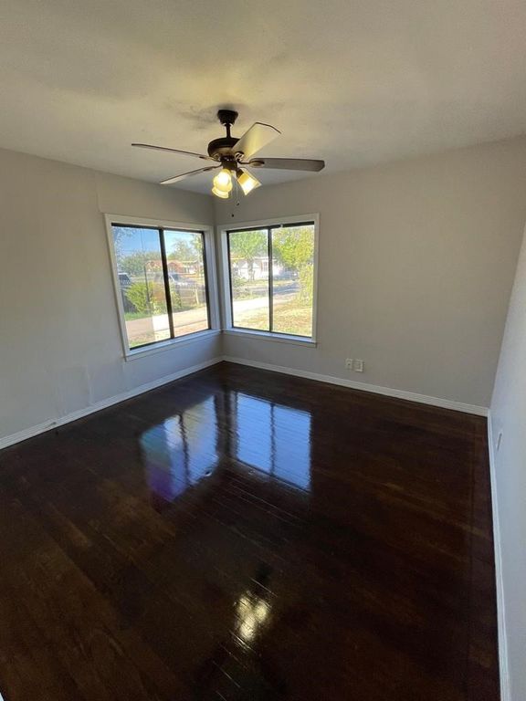 Image 9 of property listing at 711 N Monroe Street, San Angelo, TX 76901